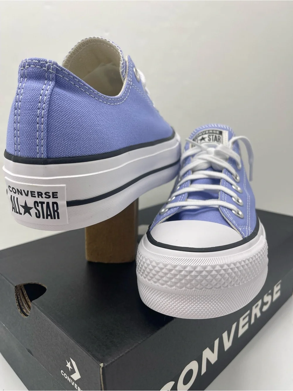 Converse CTAS Lift Ox Platform Sneakers Very Peri White Black A16105F NWT